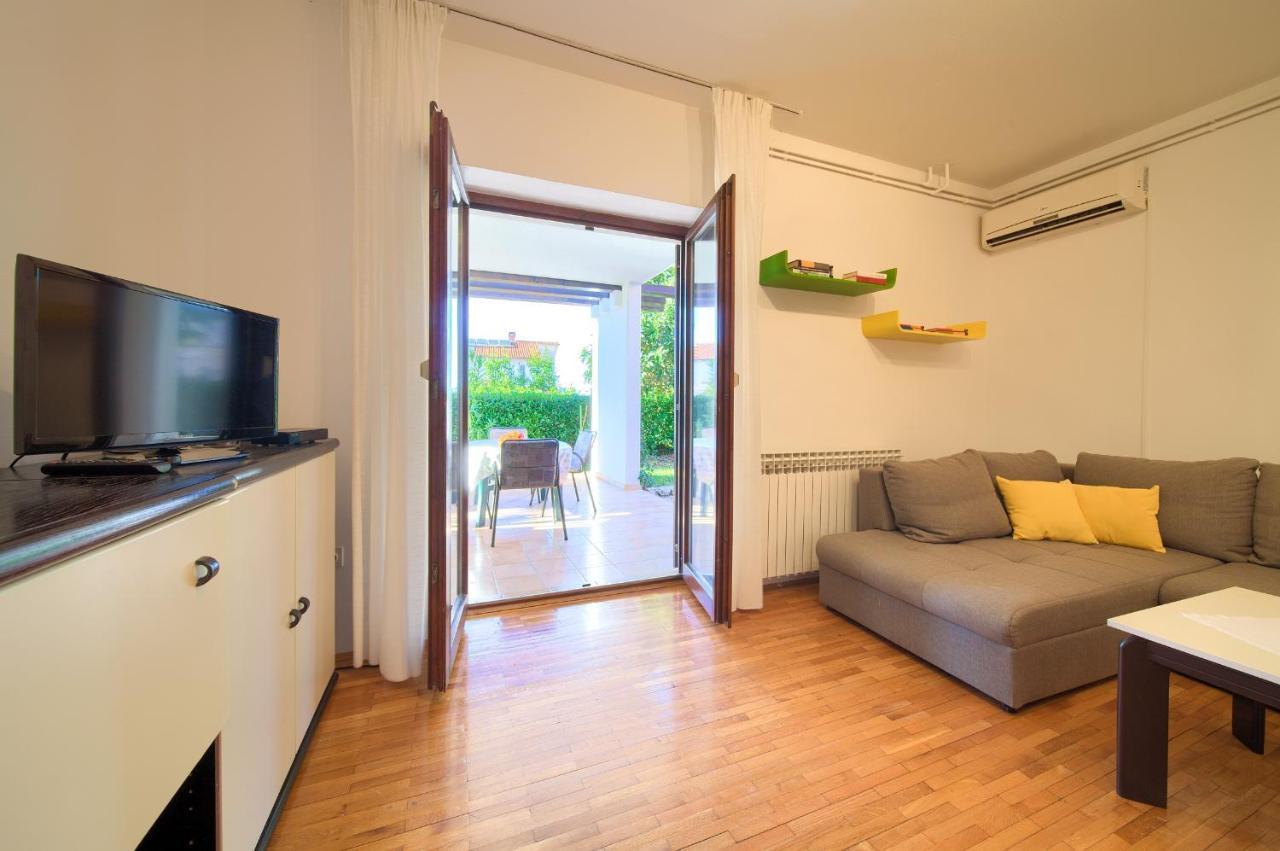 Apartments Meri Njivice Eksteriør bilde
