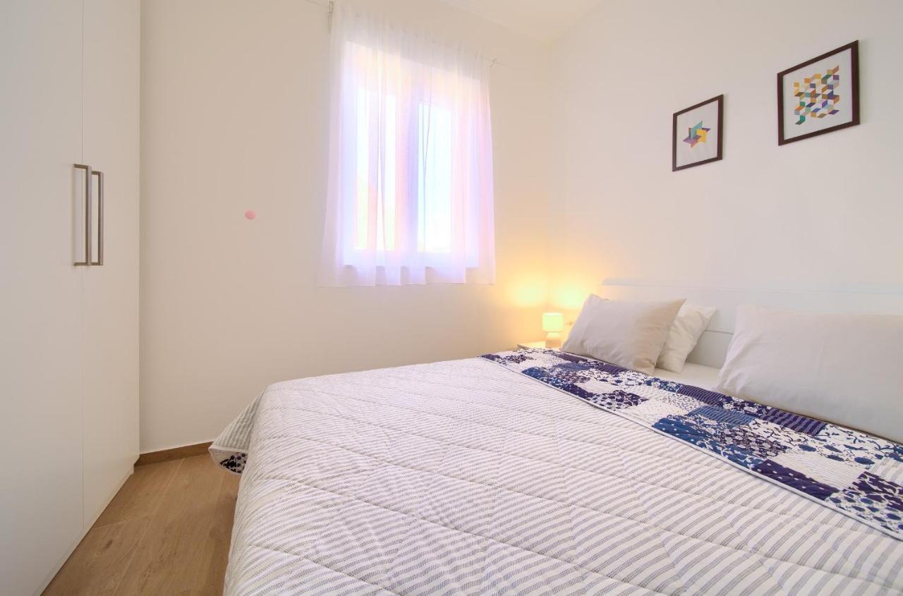 Apartments Meri Njivice Eksteriør bilde